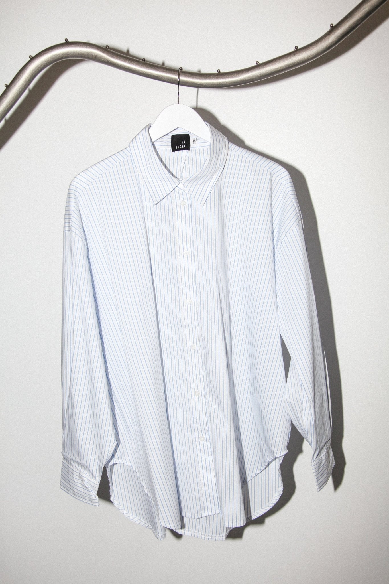 Alistair Shirt in Blue + White Stripe - et Tigre