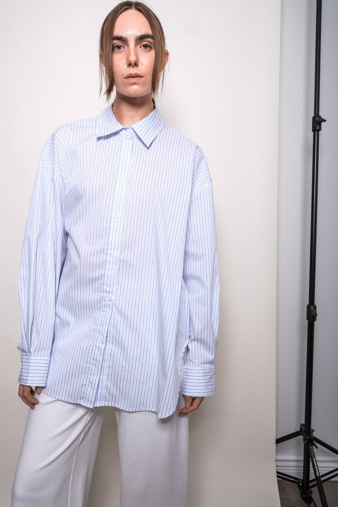 Alistair Shirt in Blue + White Stripe - et Tigre