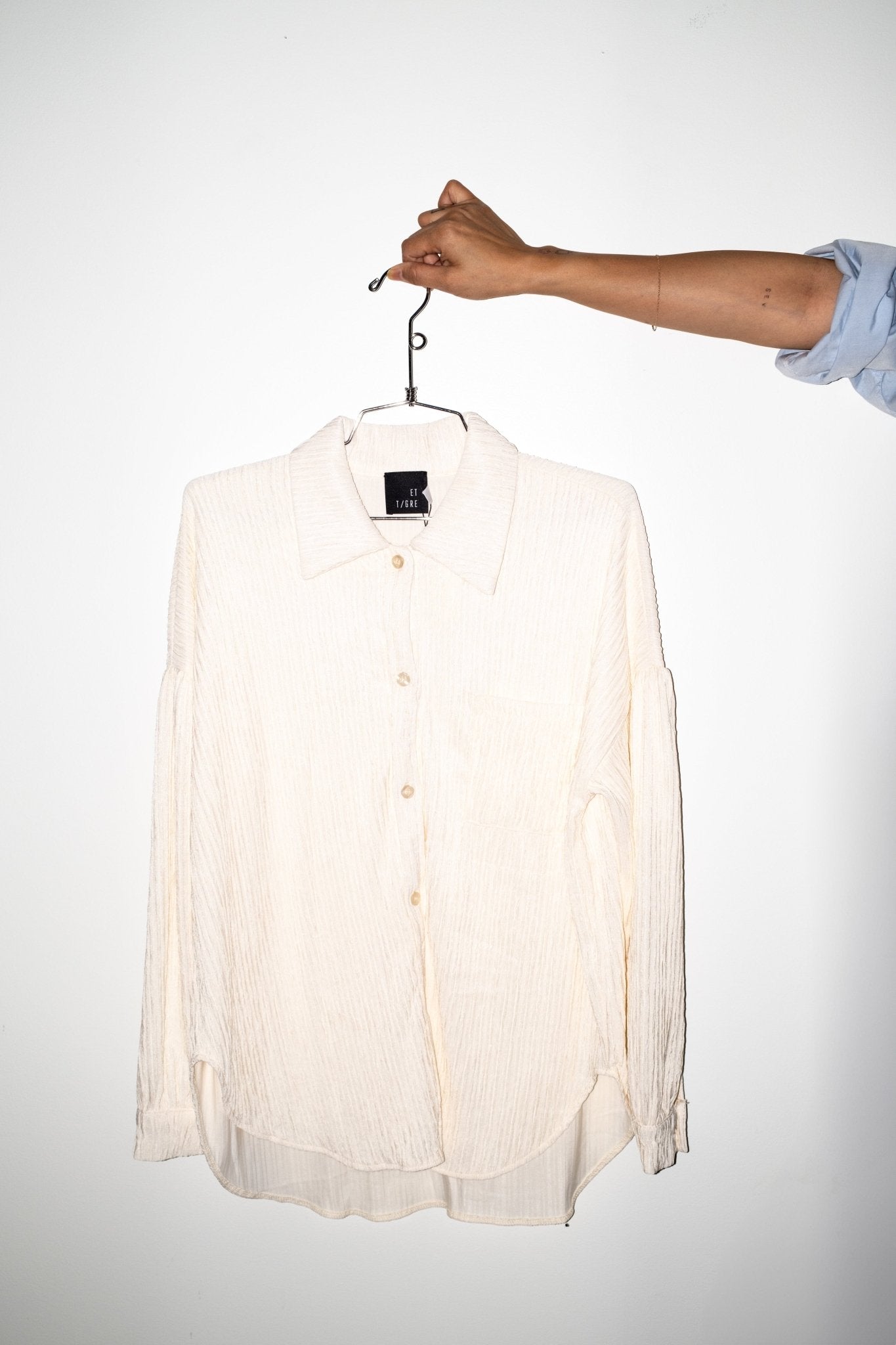 Chelsea Shirt in Off White - et Tigre
