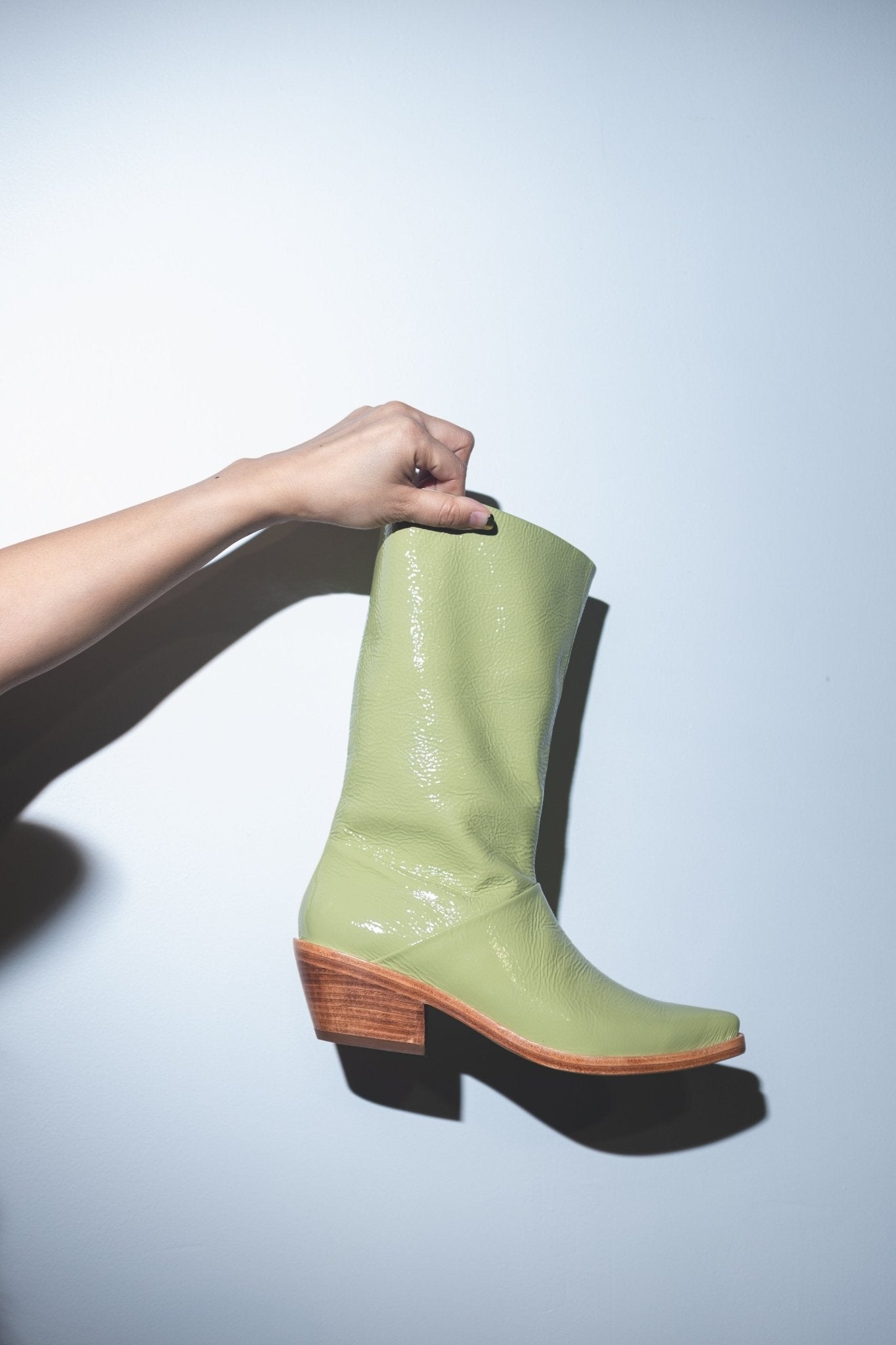 Jackie Boot in Glossy Pistachio - et Tigre