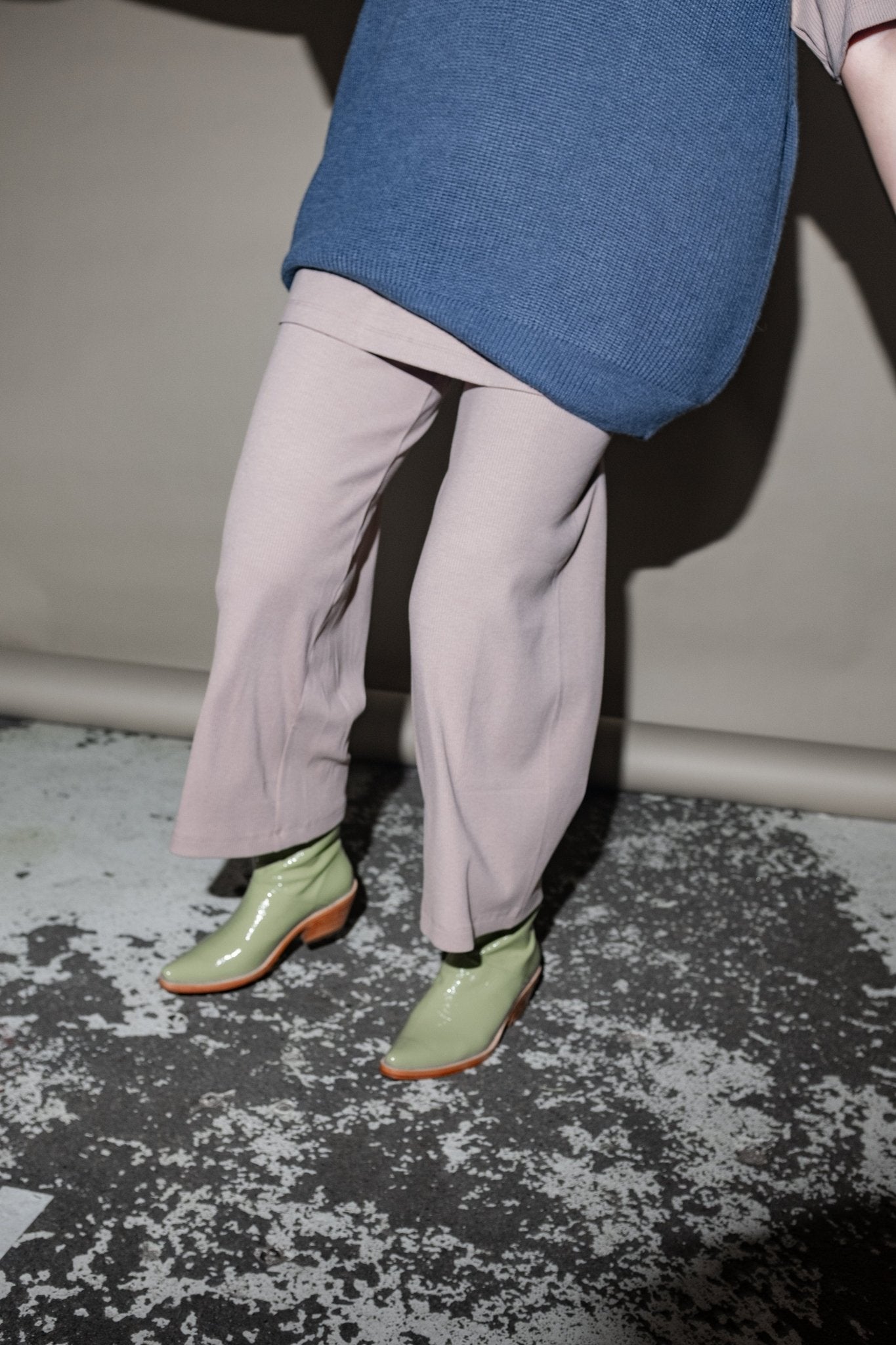 Liza Pant in Taupe - et Tigre
