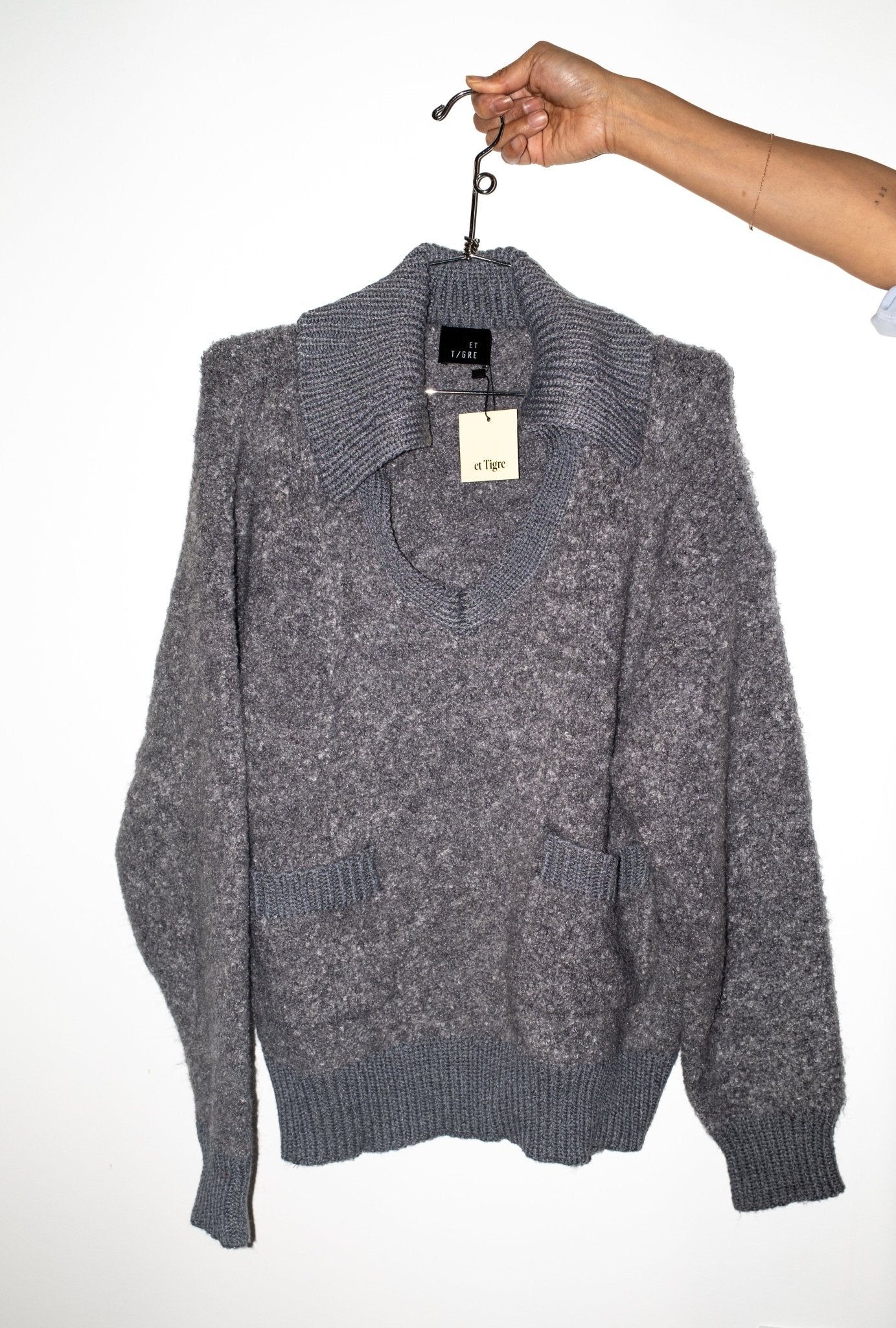 Yin Sweater in Oat or Grey - et Tigre